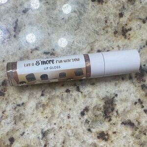 AMINNAH LIP GLOSS S’more Fun With You!